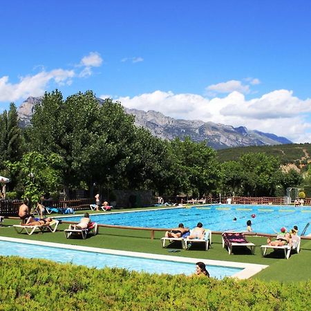 Bungalows Pena Montanesa Aínsa Dış mekan fotoğraf