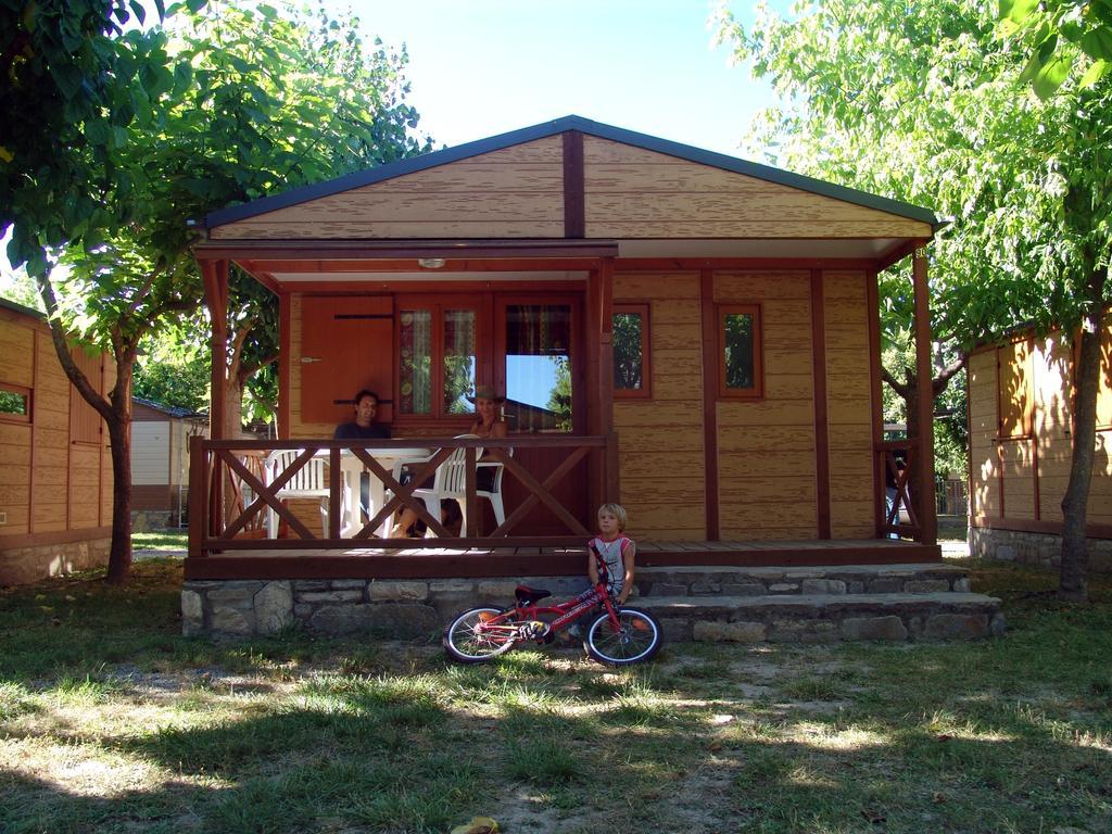 Bungalows Pena Montanesa Aínsa Oda fotoğraf